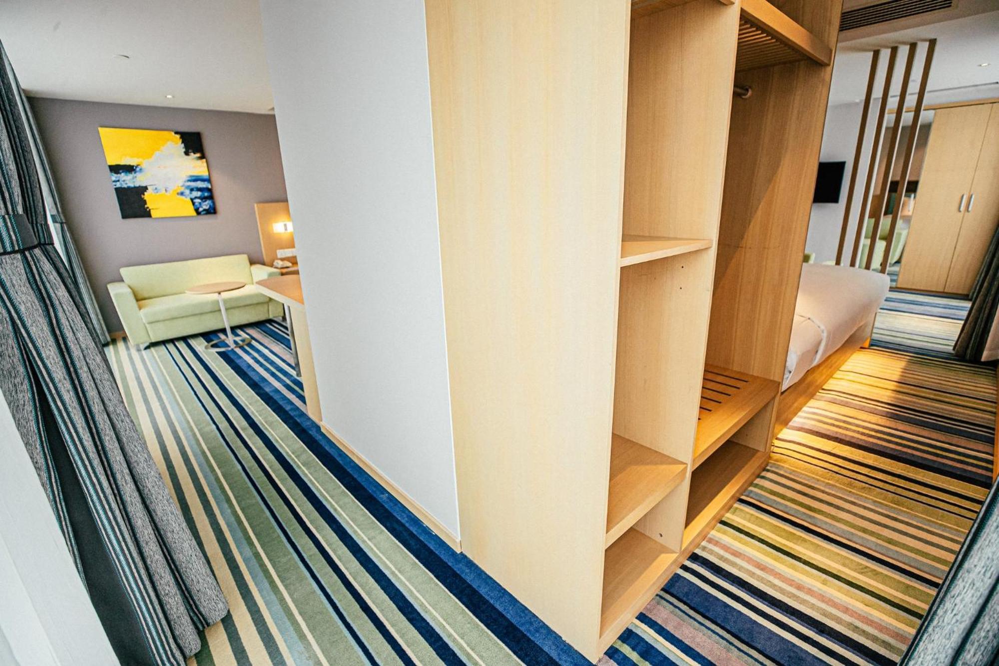 Holiday Inn Express Yingkou Onelong Plaza By Ihg Gaizhou Eksteriør billede